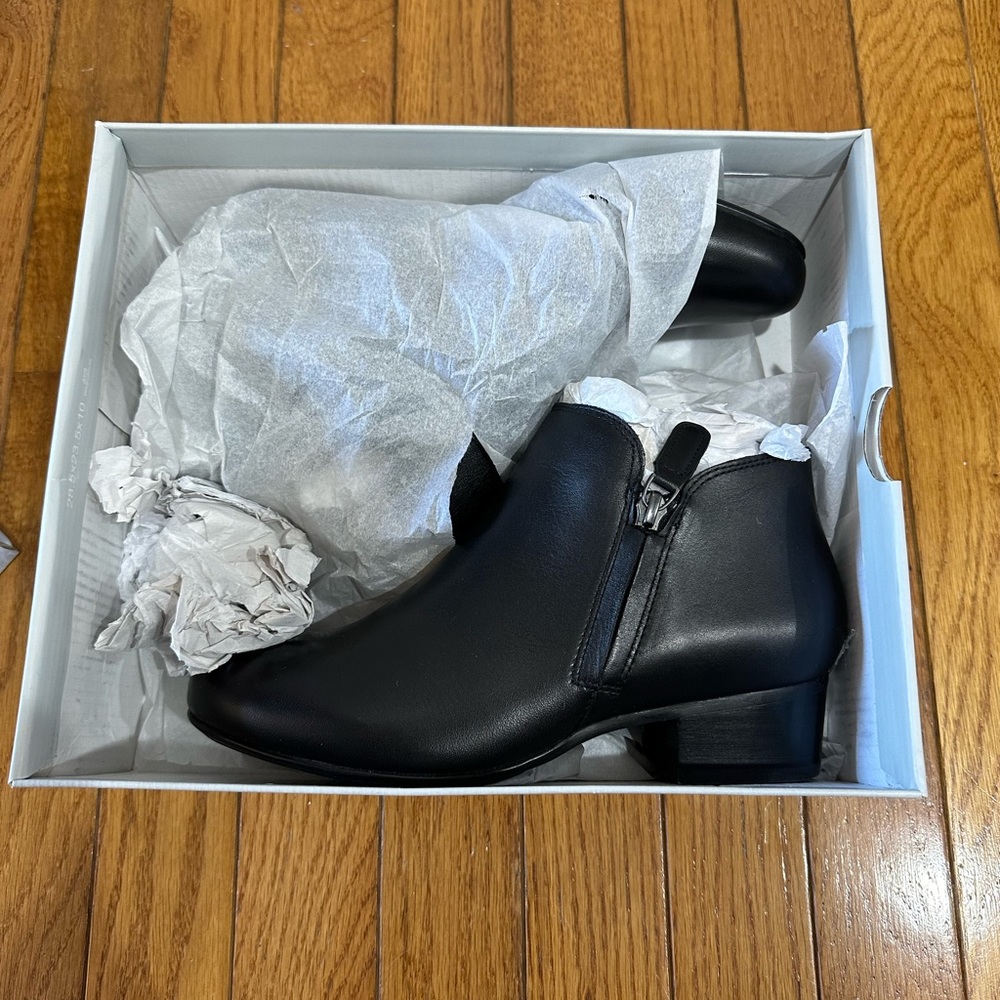 ABEO ankle boots